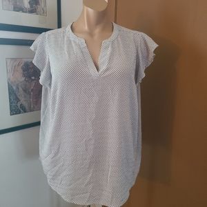 Short sleeve polka dot top